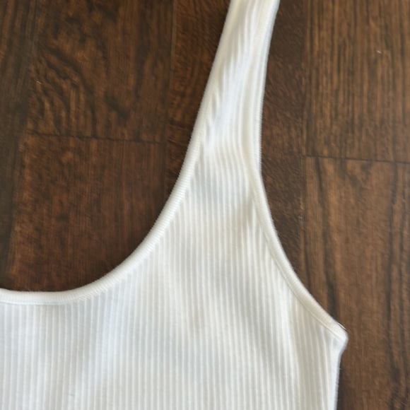 Vince Ribbed Bodysuit - Picture 2 of 7